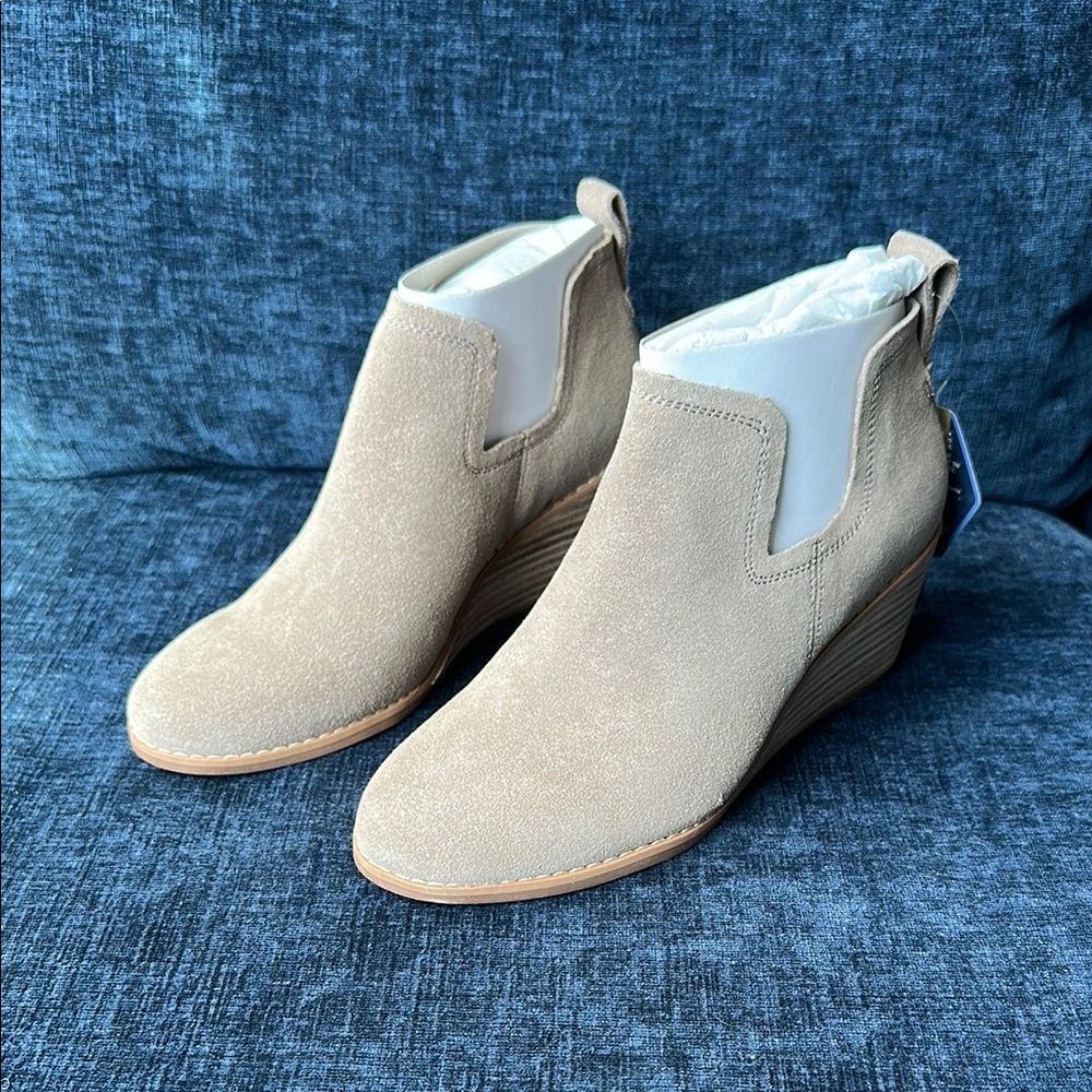 TOMS Kallie Grey Suede Ankle Boots
